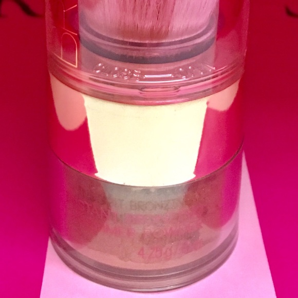 SEALED Victoria Secret instant bronzing powder HTF - Picture 2 of 5